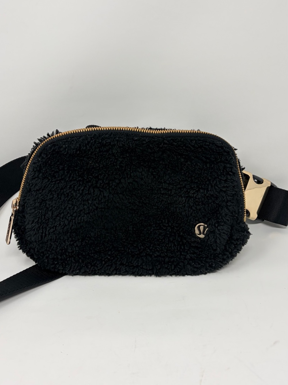 lululemon athletica Black Sherpa Belt Bag